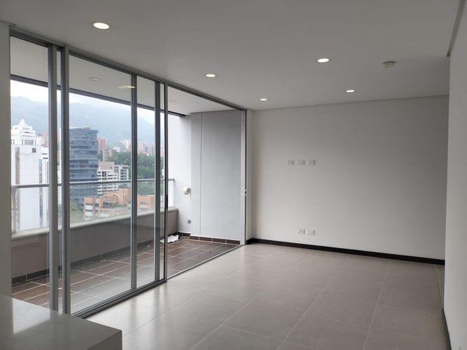 Apartamento de 3 alcobas en arriendo en El Poblado, Medellín, 113 m² · foto 2 de 14