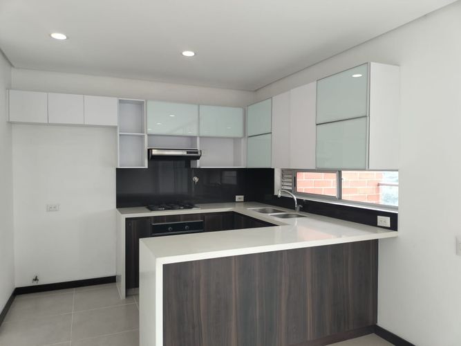 Apartamento de 3 alcobas en arriendo en El Poblado, Medellín, 113 m² · foto 3 de 14