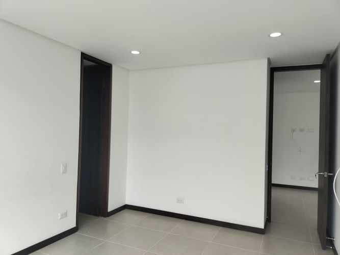 Apartamento de 3 alcobas en arriendo en El Poblado, Medellín, 113 m² · foto 8 de 14