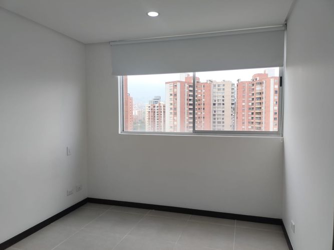 Apartamento de 3 alcobas en arriendo en El Poblado, Medellín, 113 m² · foto 12 de 14