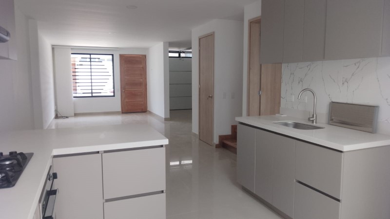 4BR House in Alto del medio (170 m²) for Sale