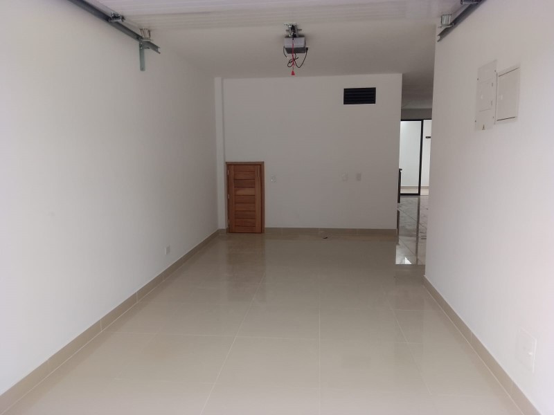 4BR House in Alto del medio (170 m²) for Sale - 2
