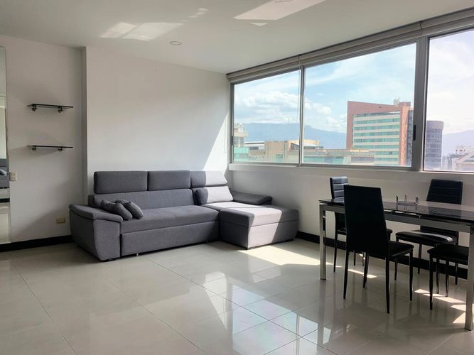 Apartamento de 2 alcobas en arriendo en El Poblado, Medellín, 72 m² · foto 3 de 15