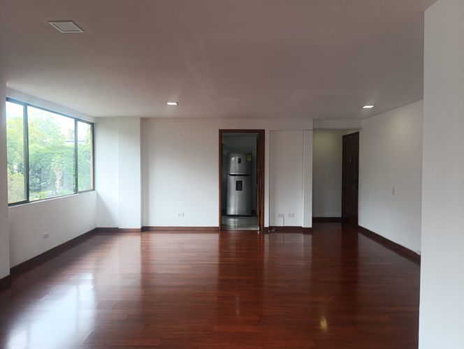 Apartamento de 2 alcobas en arriendo en El Poblado, Medellín, 100 m² · foto 2 de 18