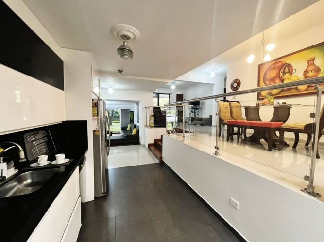 Apartamento de 4 alcobas en venta en Castropol, Medellín, 185 m² · foto 3 de 24