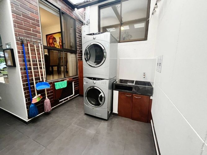 Apartamento de 4 alcobas en venta en Castropol, Medellín, 185 m² · foto 24 de 24