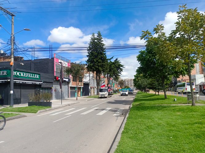 Casa de 4 alcobas en venta en Castilla, Bogotá, 452 m² · foto 3 de 22