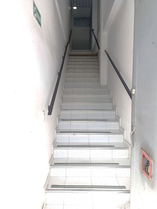 Casa de 4 alcobas en venta en Castilla, Bogotá, 452 m² · foto 4 de 22