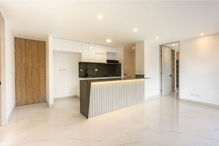 Apartamento de 2 alcobas en venta en San Jose, Sabaneta, 73 m² · foto 3 de 17