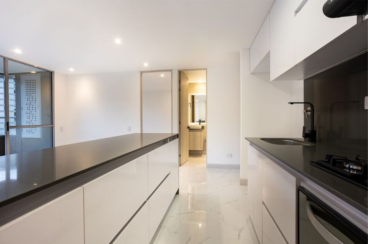 Apartamento de 2 alcobas en venta en San Jose, Sabaneta, 73 m² · foto 7 de 17