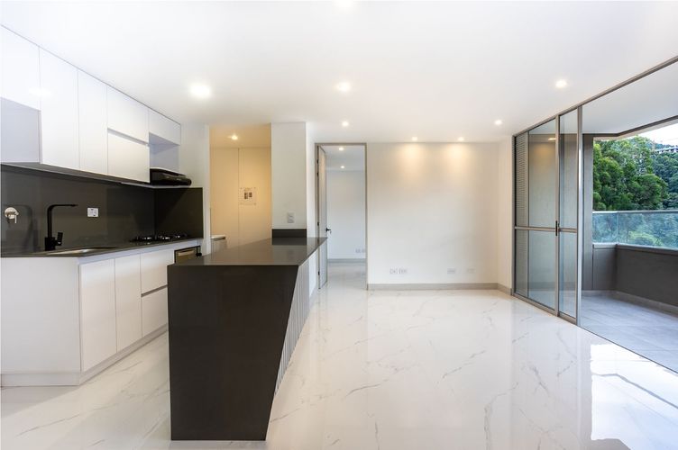 Apartamento de 2 alcobas en venta en San Jose, Sabaneta, 73 m² · foto 8 de 17