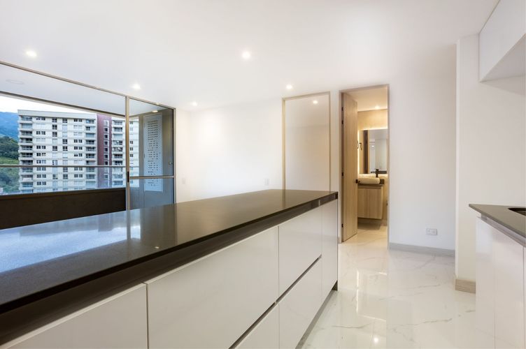 Apartamento de 2 alcobas en venta en San Jose, Sabaneta, 73 m² · foto 9 de 17