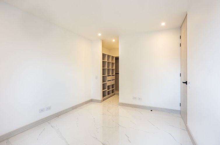 Apartamento de 2 alcobas en venta en San Jose, Sabaneta, 73 m² · foto 13 de 17
