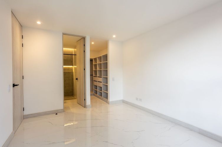 Apartamento de 2 alcobas en venta en San Jose, Sabaneta, 73 m² · foto 14 de 17