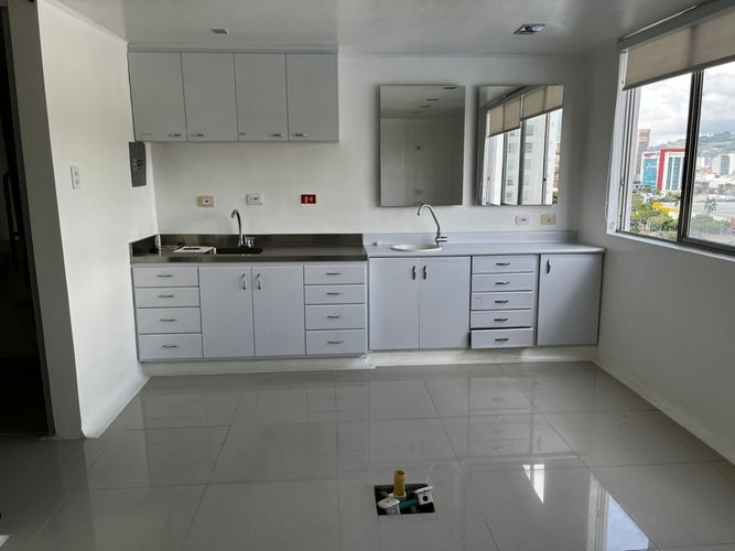 Consultorio en venta en Cambulos, Pereira, 35 m² · foto 3 de 9