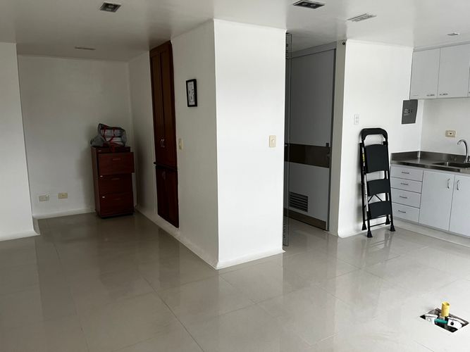 Consultorio en venta en Cambulos, Pereira, 35 m² · foto 5 de 9