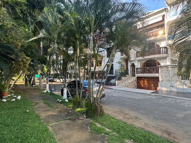 Casa de 4 alcobas en venta en Caney, Cali, 320 m² · foto 2 de 24