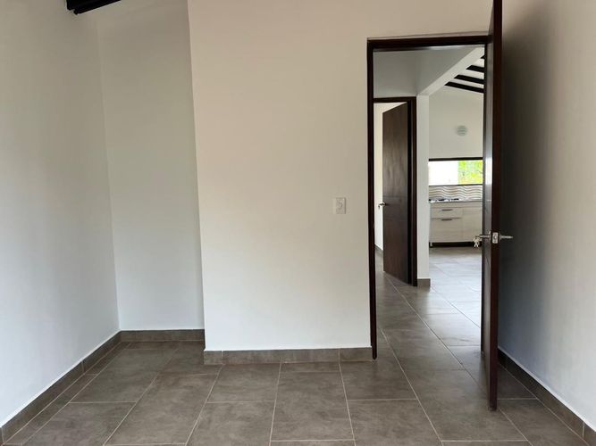 Casa de 6 alcobas en arriendo en Cali, 700 m² · foto 9 de 20