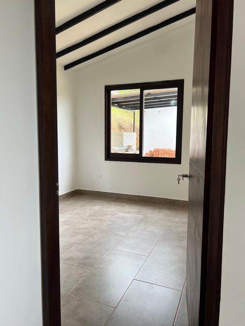 Casa de 6 alcobas en arriendo en Cali, 700 m² · foto 16 de 20