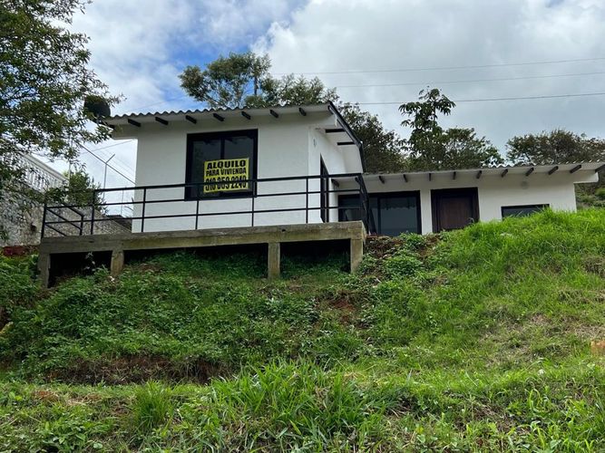 Casa de 6 alcobas en arriendo en Cali, 700 m² · foto 3 de 20