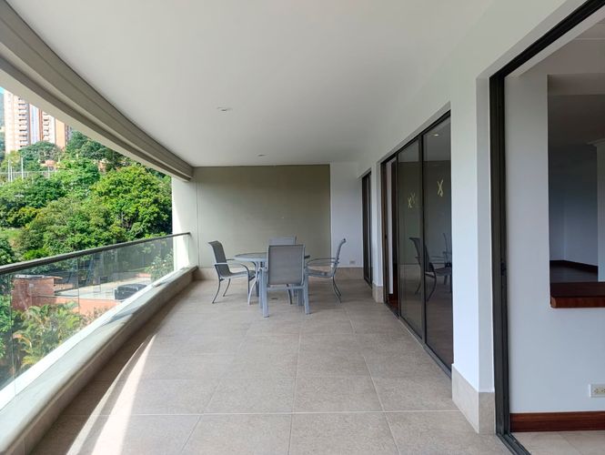 Apartamento de 4 alcobas en arriendo en El Poblado, Medellín, 300 m² · foto 17 de 17
