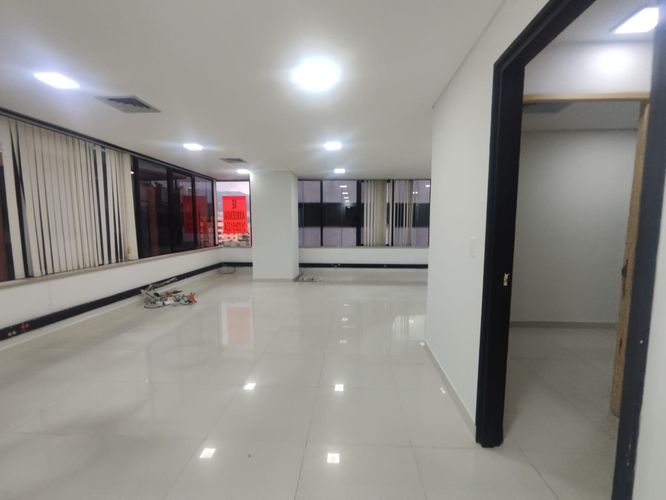 Oficina en arriendo en Patio Bonito, Medellín, 120 m² · foto 3 de 17