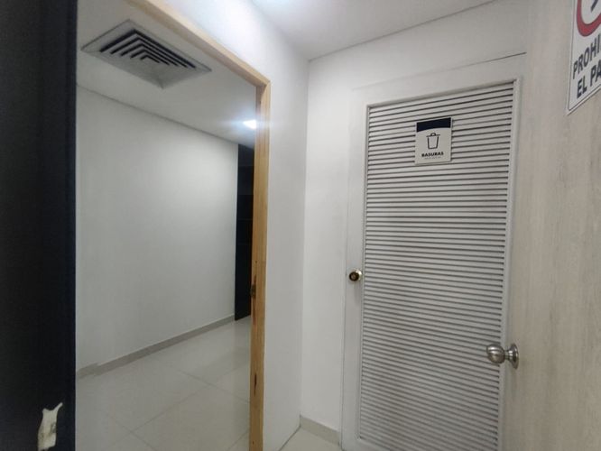 Oficina en arriendo en Patio Bonito, Medellín, 120 m² · foto 10 de 17