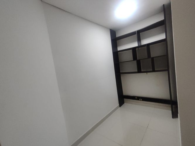 Oficina en arriendo en Patio Bonito, Medellín, 120 m² · foto 11 de 17