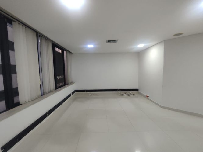 Oficina en arriendo en Patio Bonito, Medellín, 120 m² · foto 14 de 17
