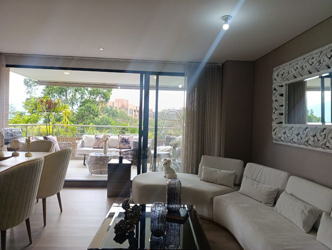 Apartamento de 2 alcobas en arriendo en El Poblado, Medellín, 115 m² · foto 3 de 20