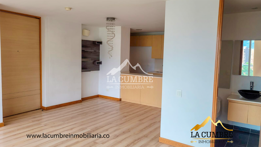 Apartamento de 3 alcobas en arriendo en Loma Benedictinos, Medellín, 112 m² · foto 2 de 11