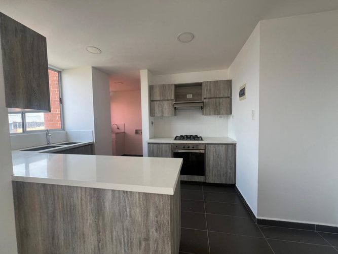 Apartamento de 3 alcobas en arriendo en Loma Benedictinos, Envigado, 143 m² · foto 6 de 19