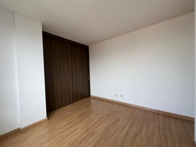 Apartamento de 3 alcobas en arriendo en Loma Benedictinos, Envigado, 143 m² · foto 8 de 19