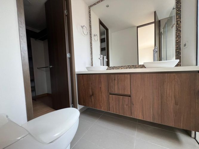 Apartamento de 3 alcobas en arriendo en Loma Benedictinos, Envigado, 143 m² · foto 16 de 19