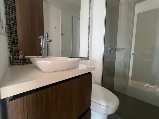 Apartamento de 3 alcobas en arriendo en Loma Benedictinos, Envigado, 143 m² · foto 18 de 19