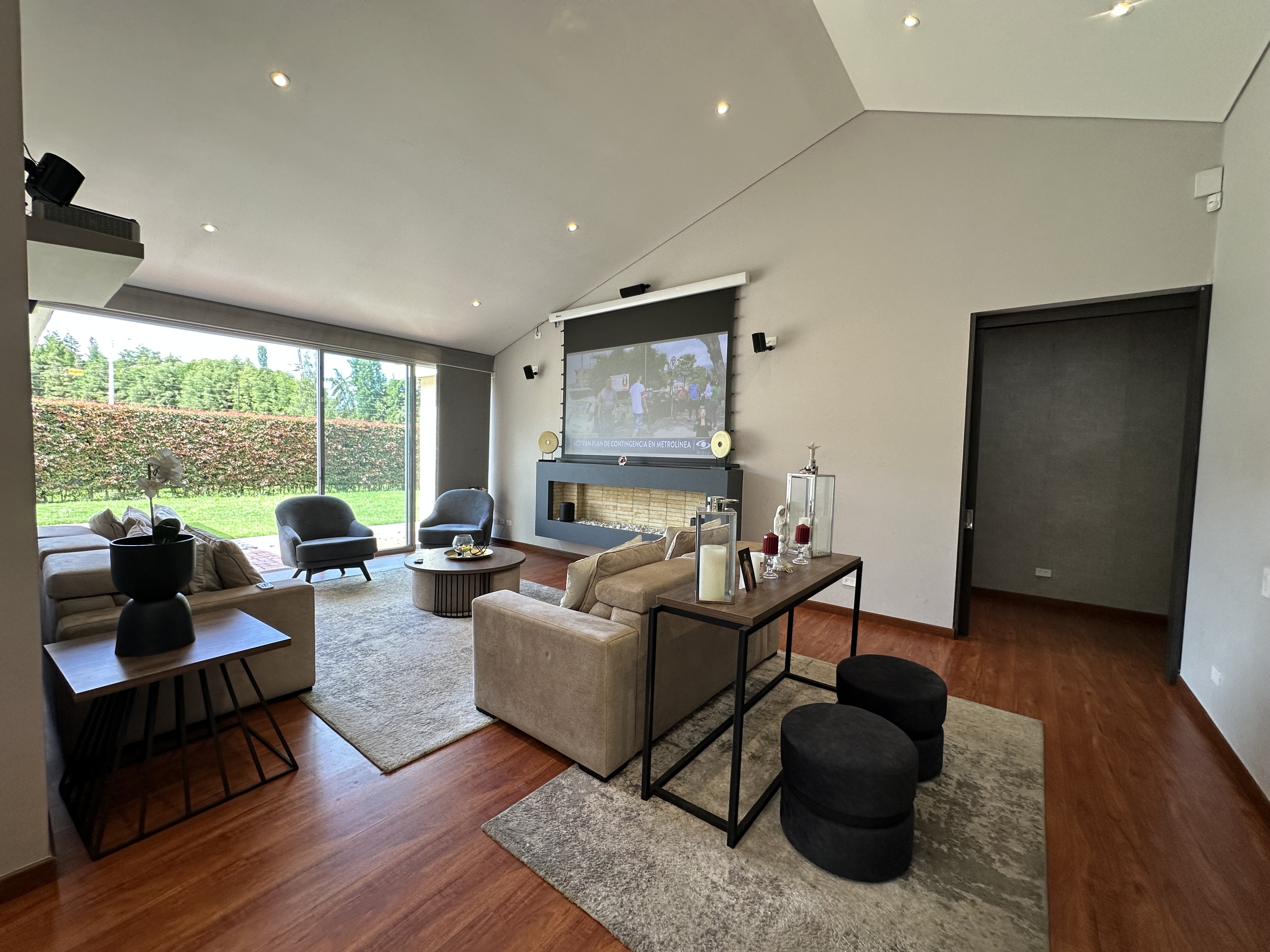 Casa en venta en Chuntame, Cajicá · foto 2 de 24