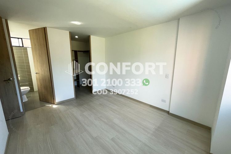 Apartamento de 3 alcobas en arriendo en Loma Del Escobero, Envigado, 95 m² · foto 12 de 24
