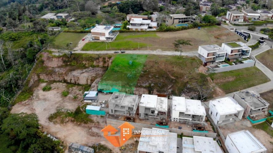 Lote en venta en Ruitoque Condominio, Floridablanca, 1160 m² · foto 2 de 3