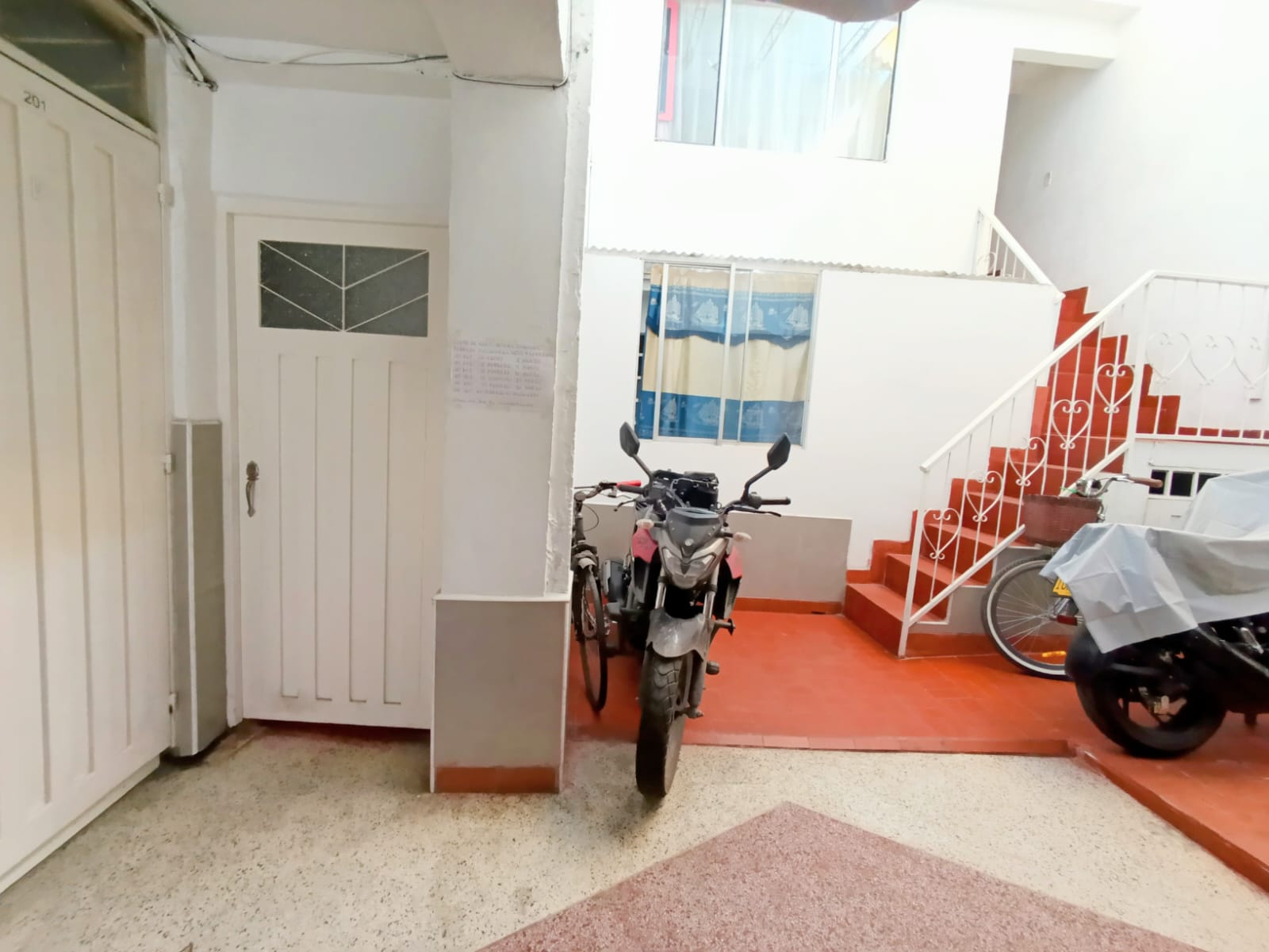 Casa en venta en Fontibon, Bogotá · foto 8 de 24