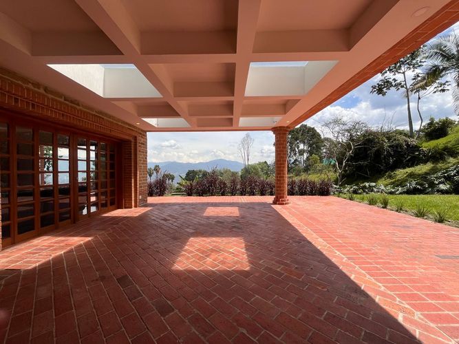 Casa de 3 alcobas en venta en Escobero, Envigado, 300 m² · foto 19 de 20