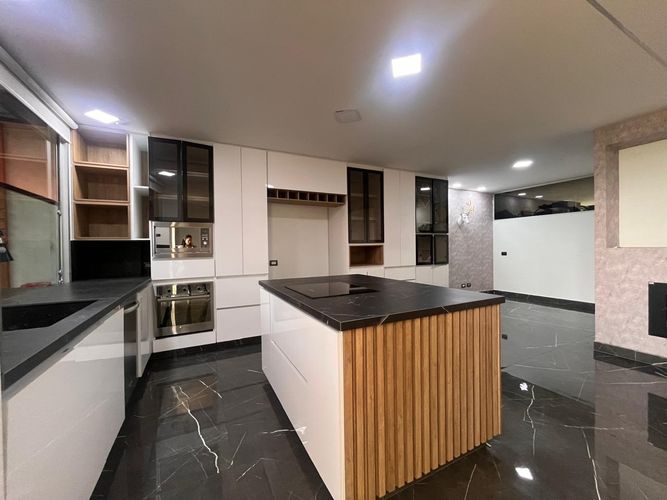 Casa de 3 alcobas en arriendo en Loma El Atravesado, Envigado, 347 m² · foto 4 de 20