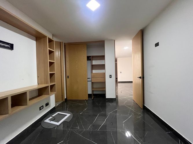 Casa de 3 alcobas en arriendo en Loma El Atravesado, Envigado, 347 m² · foto 13 de 20
