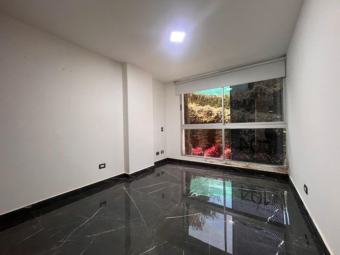 Casa de 3 alcobas en arriendo en Loma El Atravesado, Envigado, 347 m² · foto 14 de 20