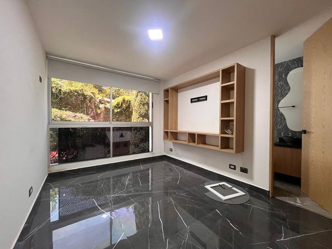 Casa de 3 alcobas en arriendo en Loma El Atravesado, Envigado, 347 m² · foto 16 de 20