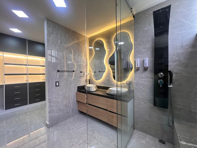 Casa de 3 alcobas en arriendo en Loma El Atravesado, Envigado, 347 m² · foto 17 de 20