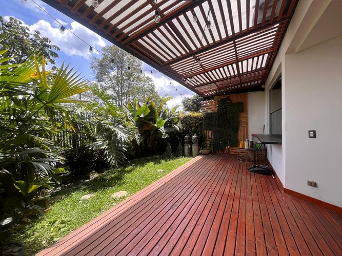 Casa de 3 alcobas en arriendo en Loma El Atravesado, Envigado, 347 m² · foto 20 de 20