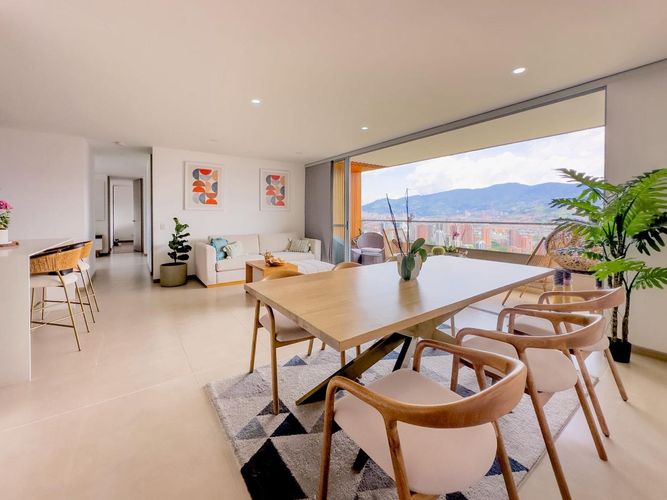 Apartamento de 3 alcobas en arriendo en El Poblado, Medellín, 134 m² · foto 2 de 16