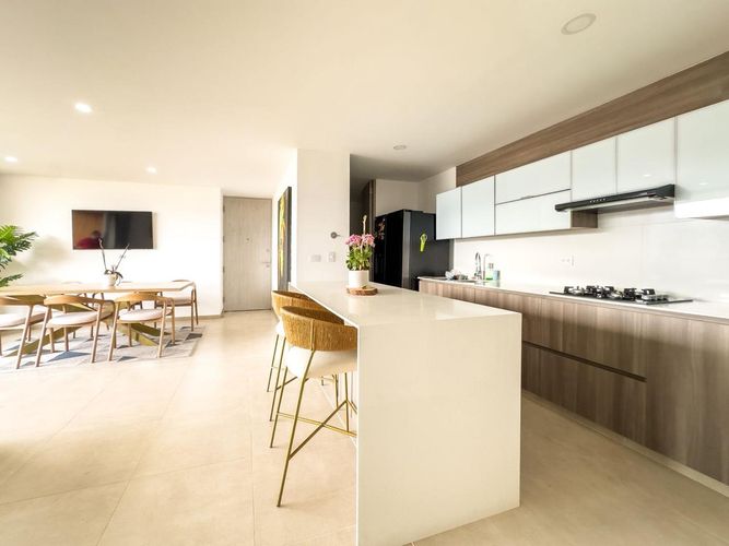 Apartamento de 3 alcobas en arriendo en El Poblado, Medellín, 134 m² · foto 4 de 16