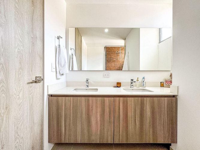 Apartamento de 3 alcobas en arriendo en El Poblado, Medellín, 134 m² · foto 14 de 16