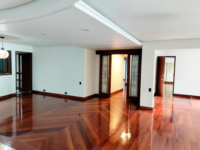 Apartamento de 3 alcobas en venta en Las Lomas, Medellín, 225 m² · foto 3 de 18